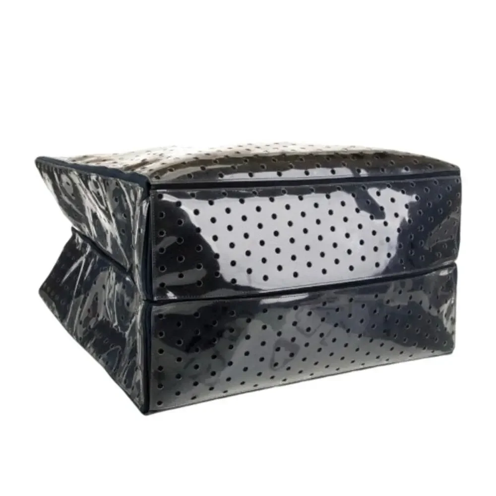 Chanel ENORMOUS tote, black + white fabric w/perforated pvc layer over material - Picture 3 of 16